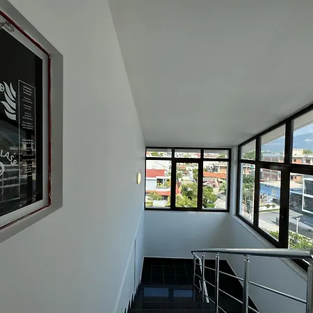 Bed & Breakfast Ax Mirage Vlorë